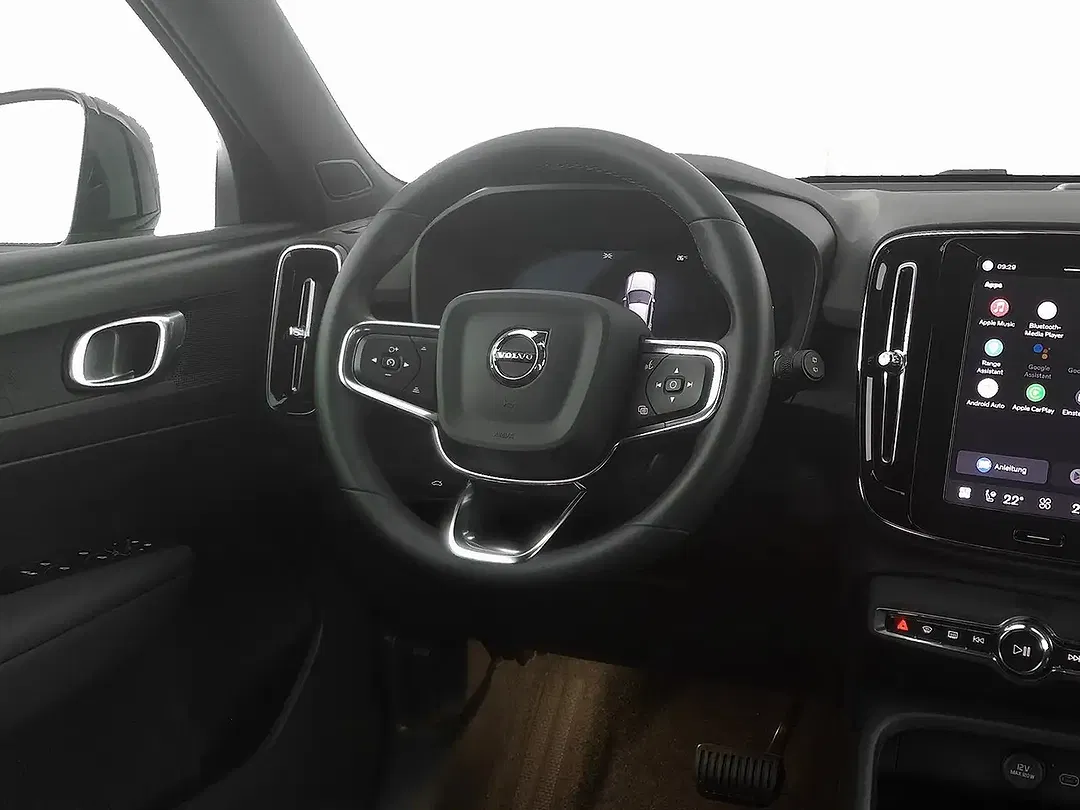 Volvo XC40 - Thumbnail 4