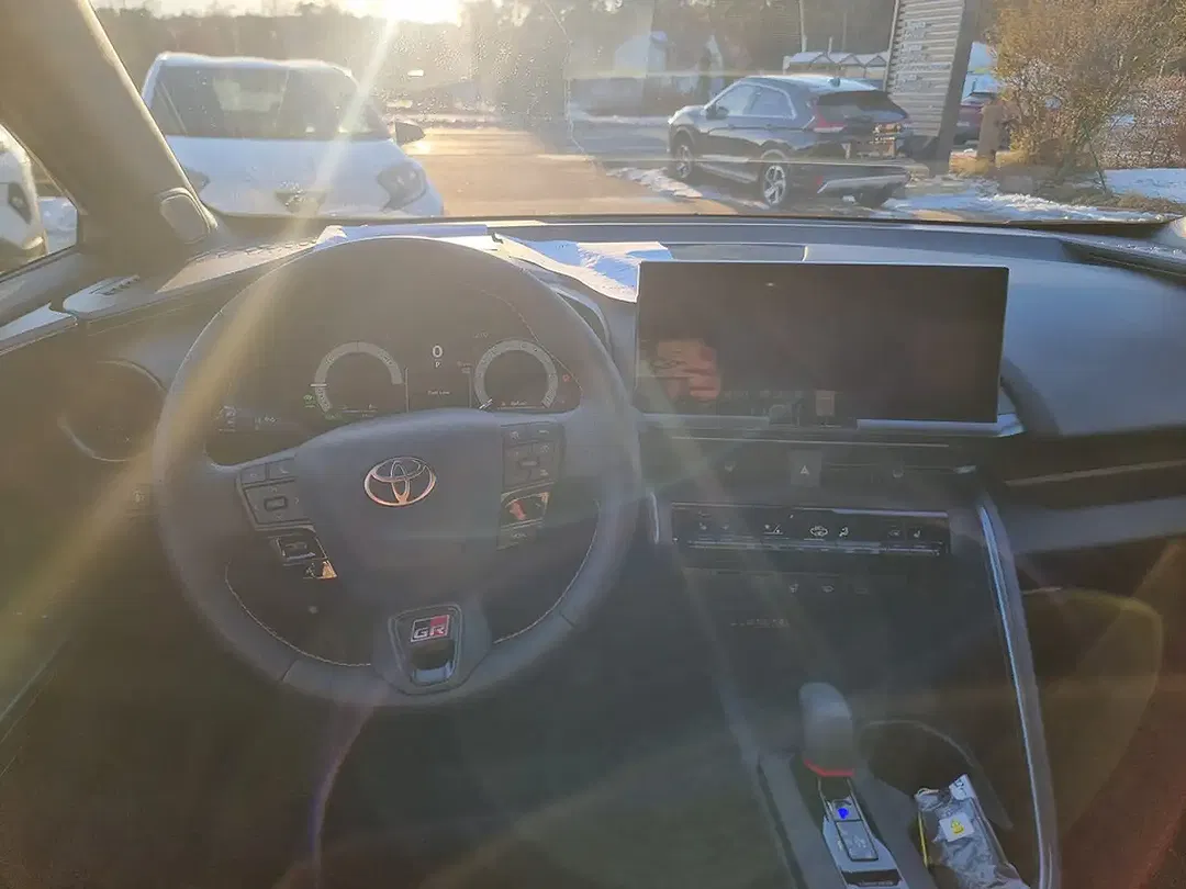 Toyota C-HR - Thumbnail 10