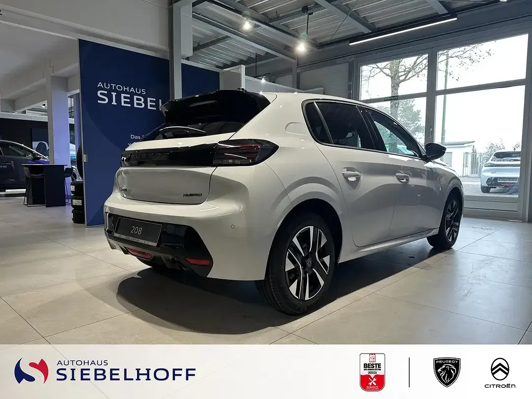 Peugeot 208 - Thumbnail 5