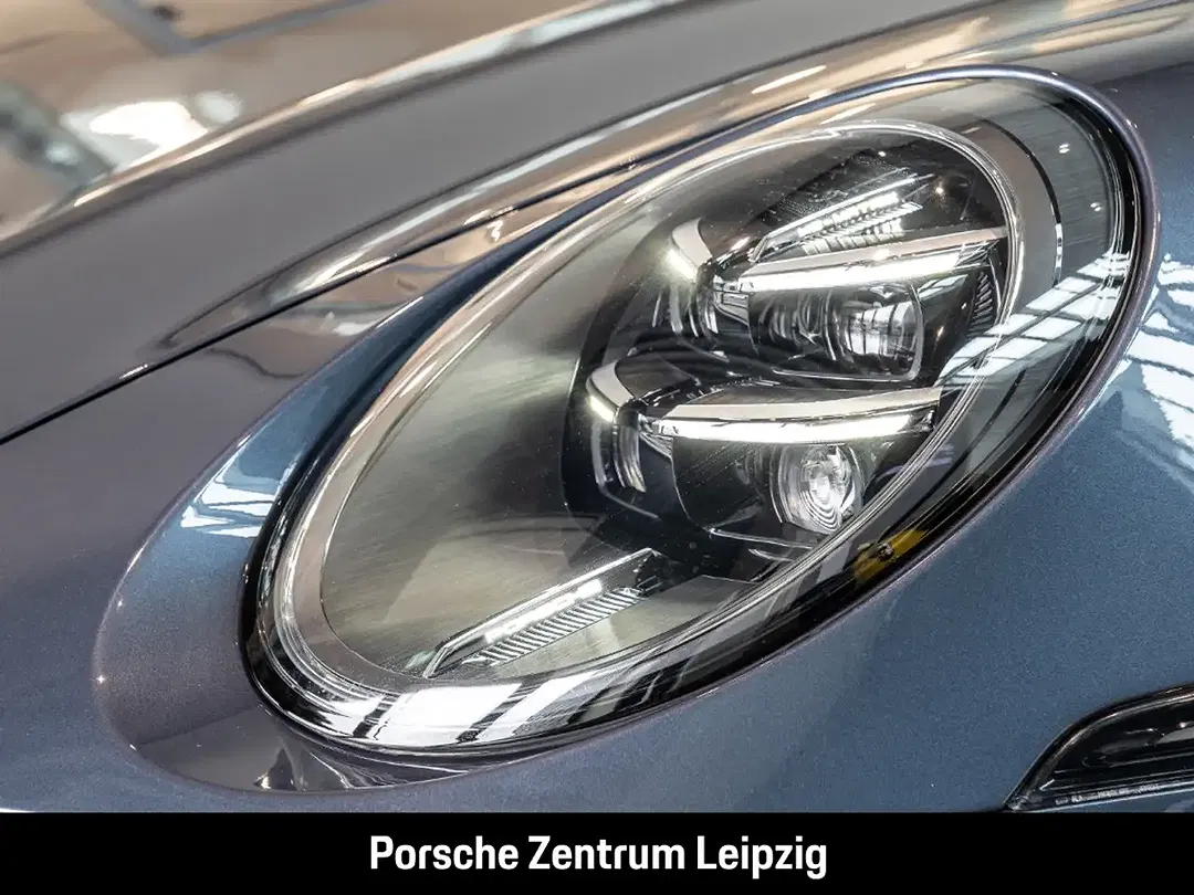 Porsche 992 - Thumbnail 13