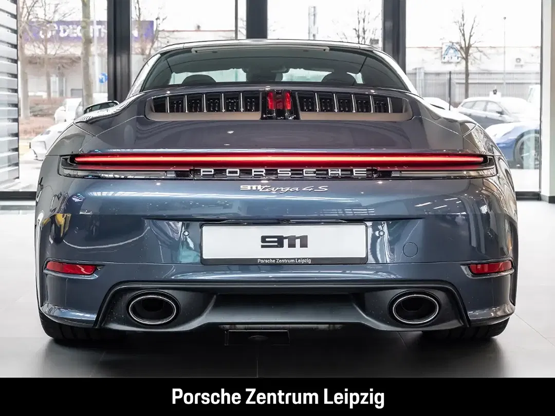 Porsche 992 - Thumbnail 5