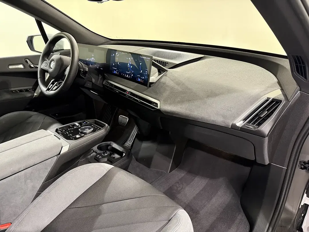 BMW iX - Thumbnail 10