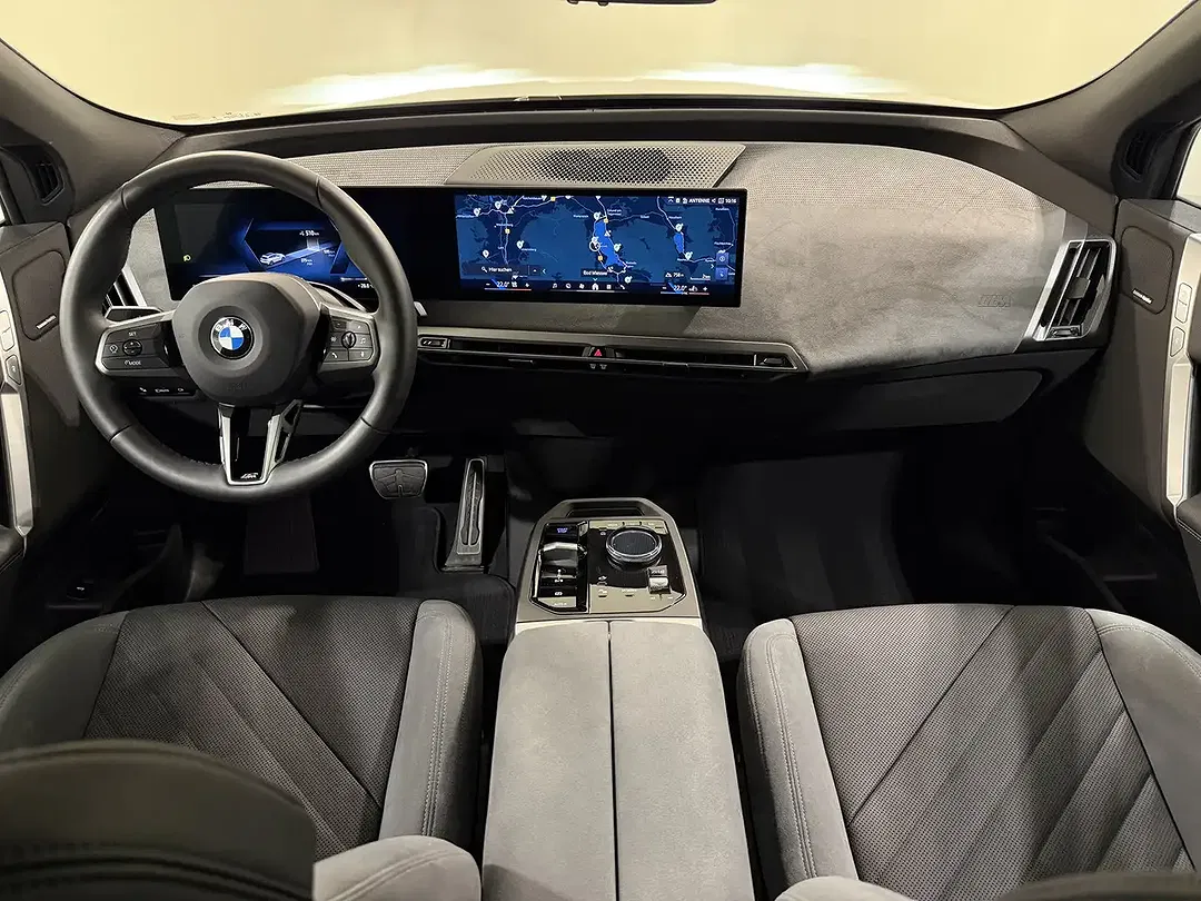 BMW iX - Thumbnail 11