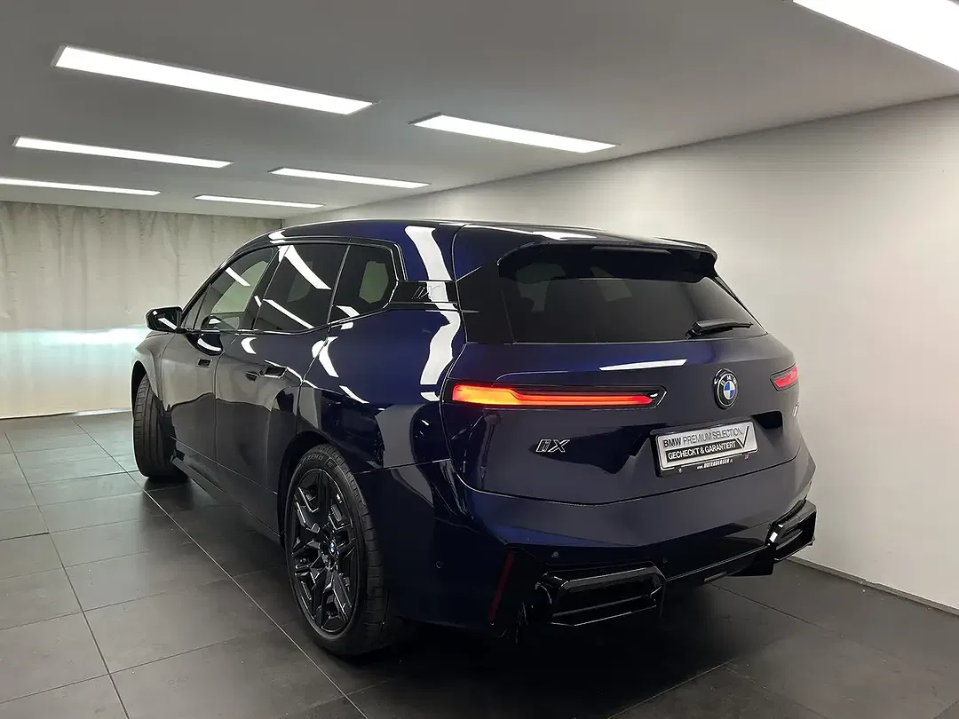 BMW iX - Thumbnail 10
