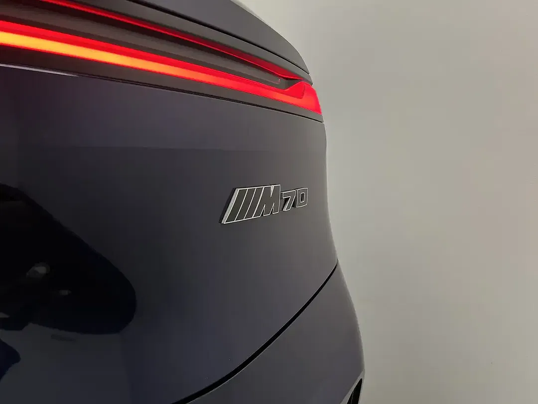 BMW iX - Thumbnail 13