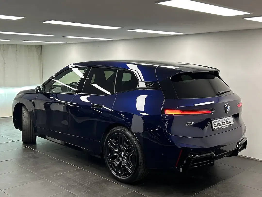 BMW iX - Thumbnail 3