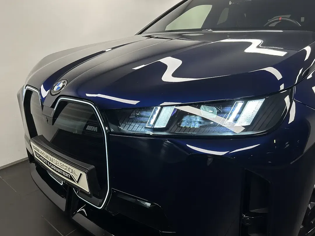 BMW iX - Thumbnail 8
