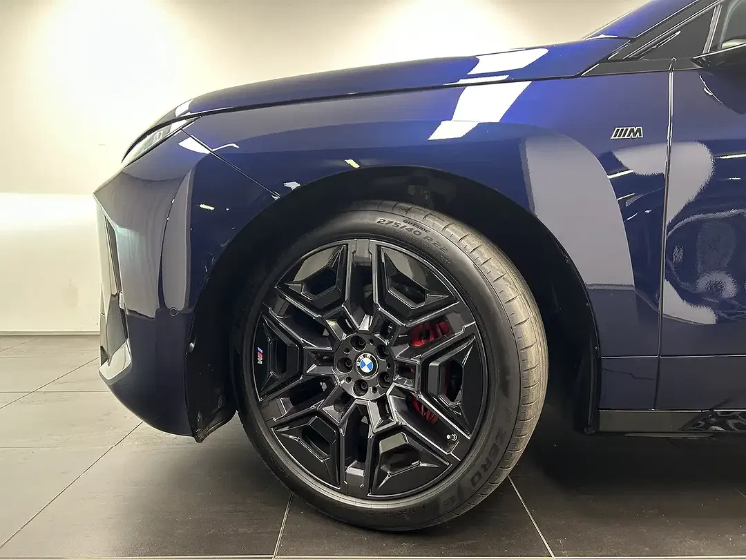 BMW iX - Thumbnail 9