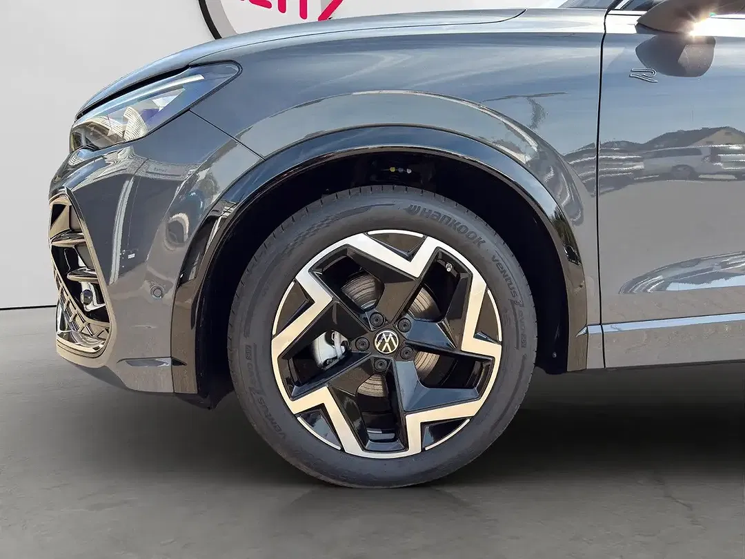 Volkswagen Tiguan - Thumbnail 11