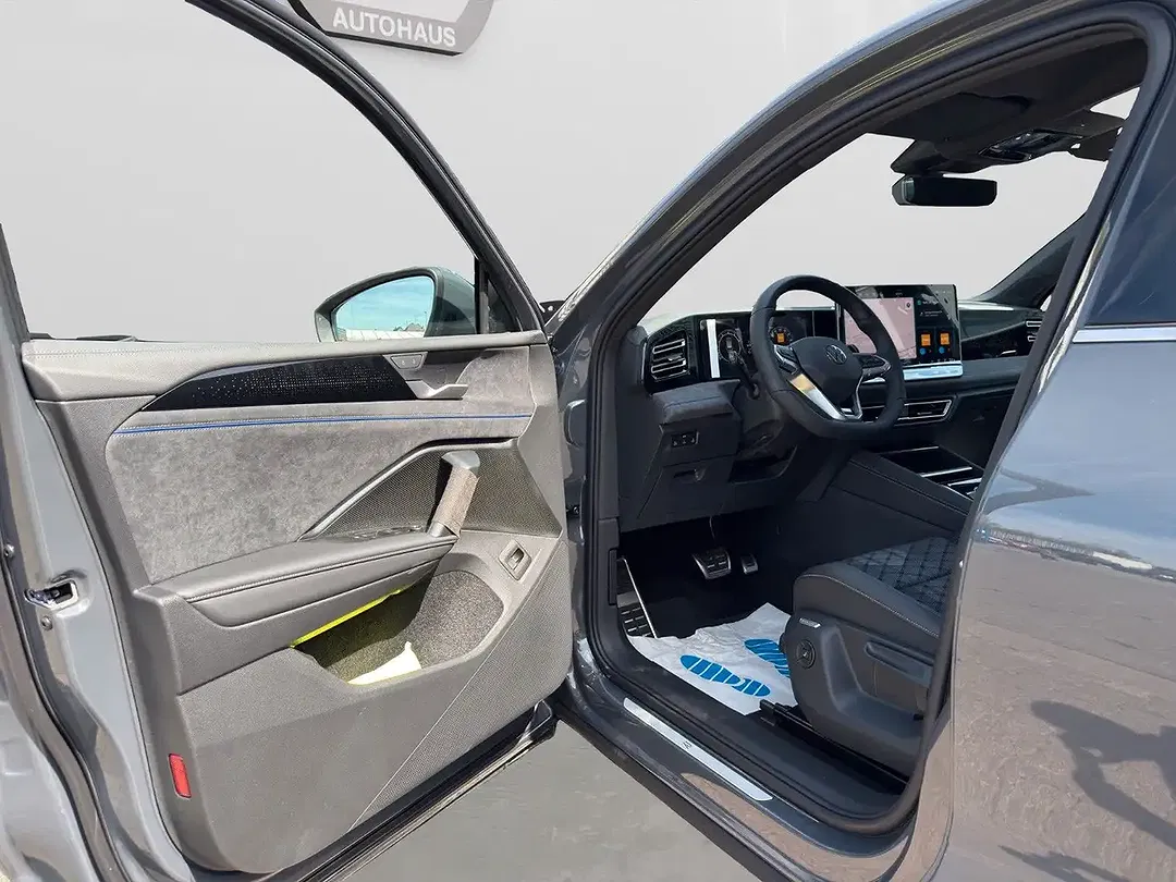Volkswagen Tiguan - Thumbnail 12