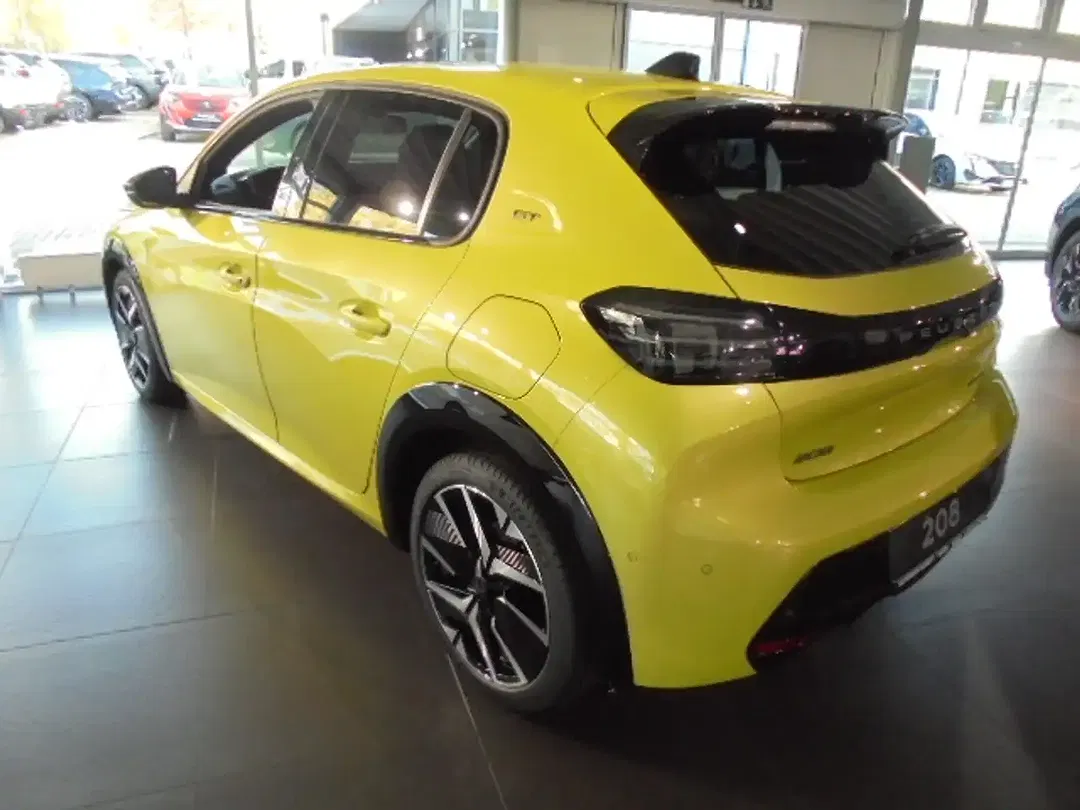 Peugeot 208 - Thumbnail 2