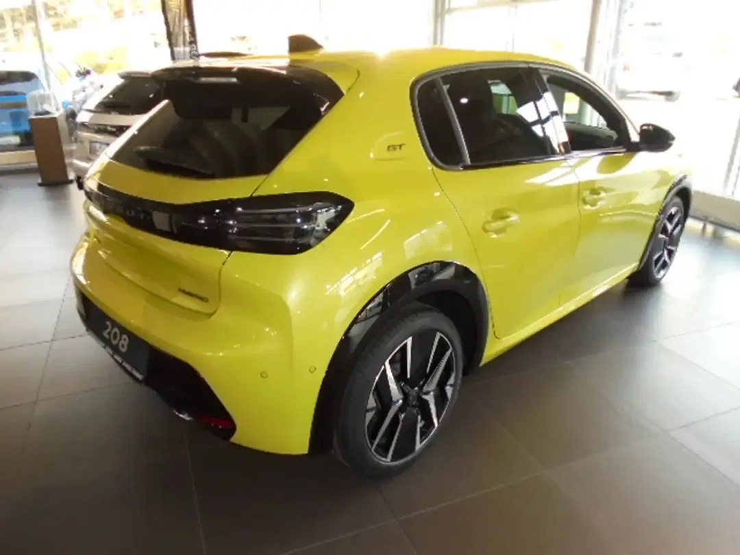 Peugeot 208 - Thumbnail 4