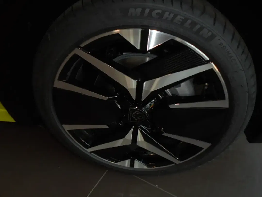 Peugeot 208 - Thumbnail 7