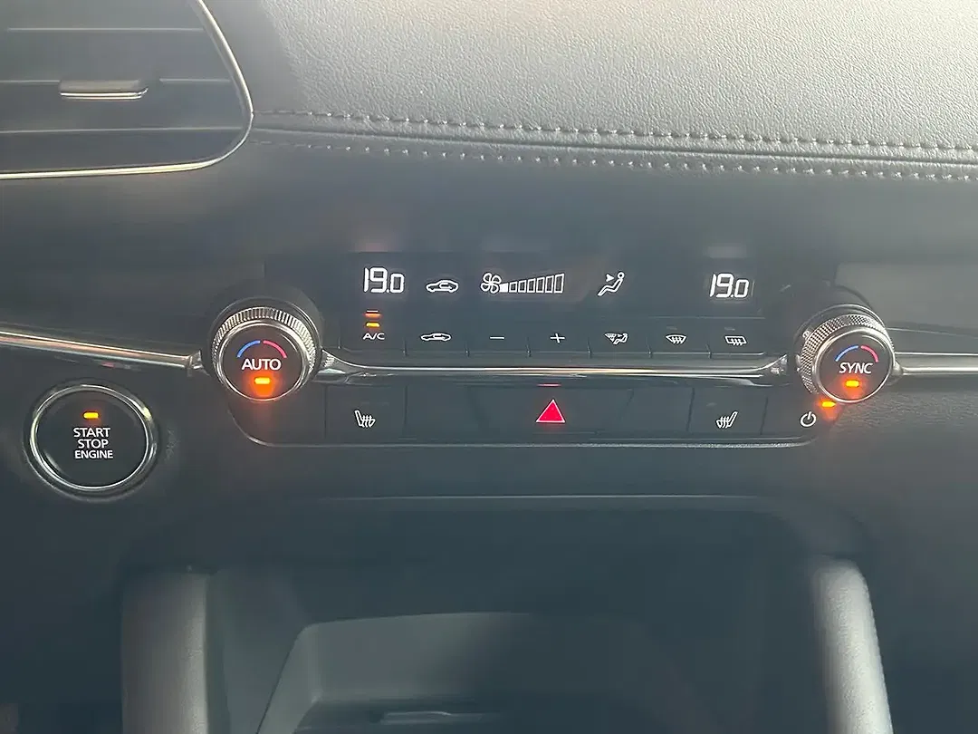 Mazda 3 - Thumbnail 11
