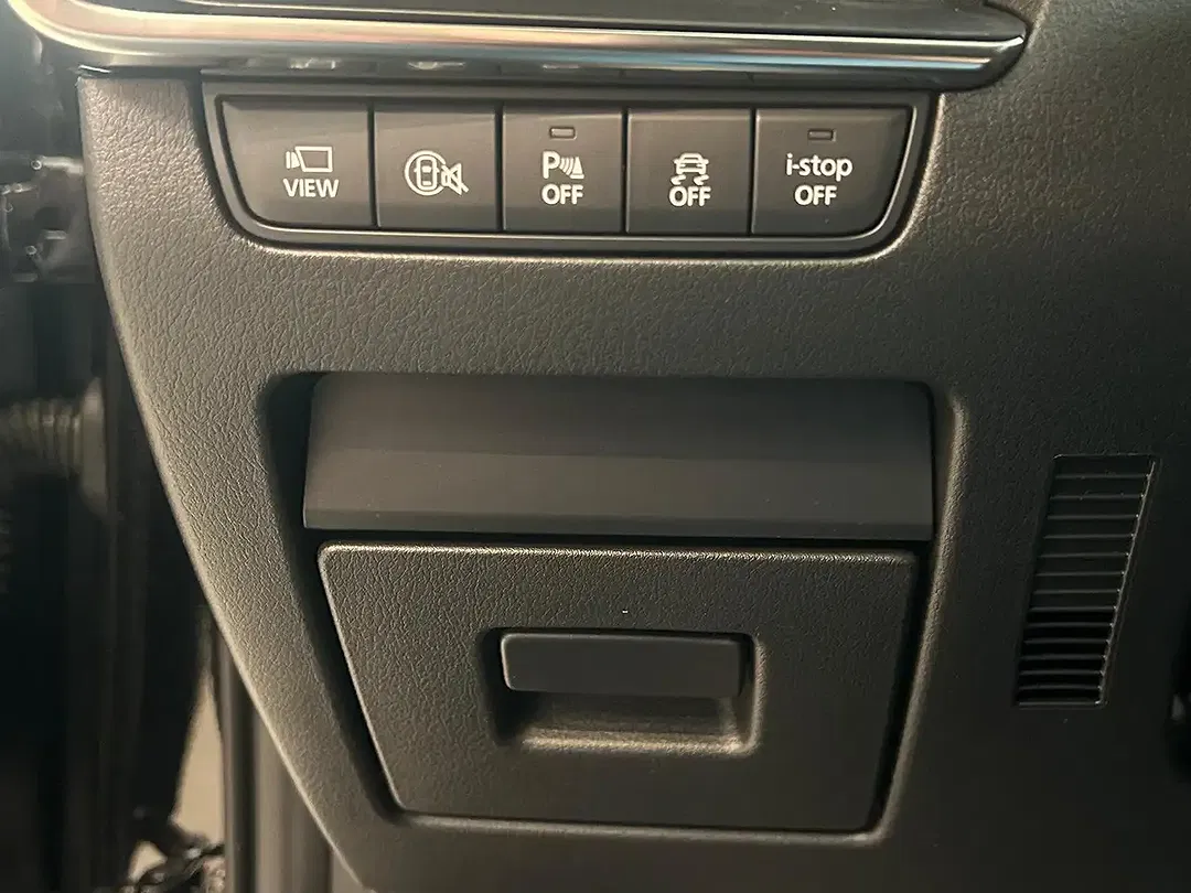 Mazda 3 - Thumbnail 13