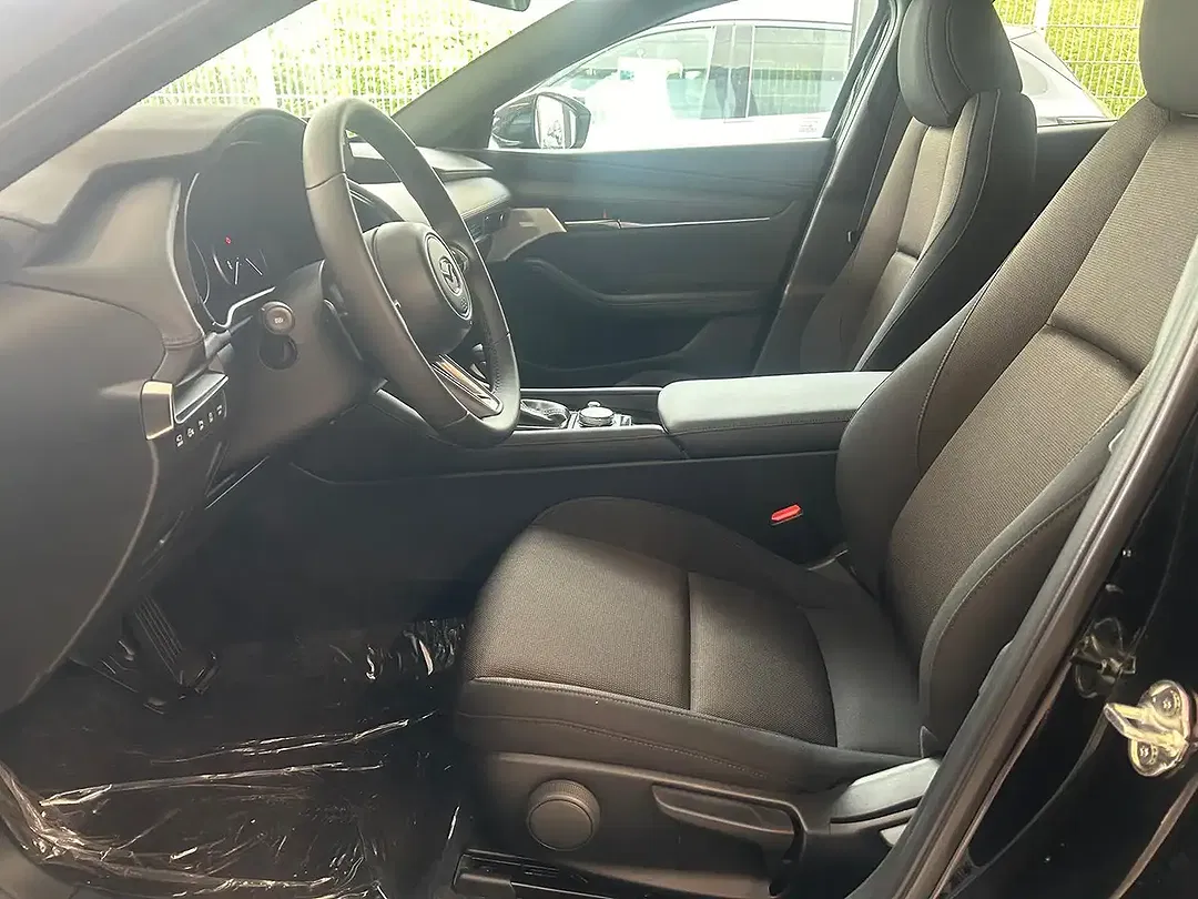 Mazda 3 - Thumbnail 5