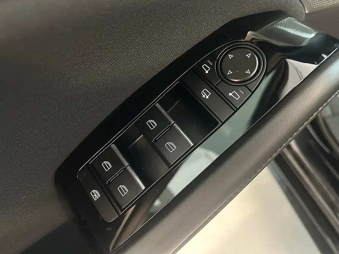 Mazda 3 - Thumbnail 6