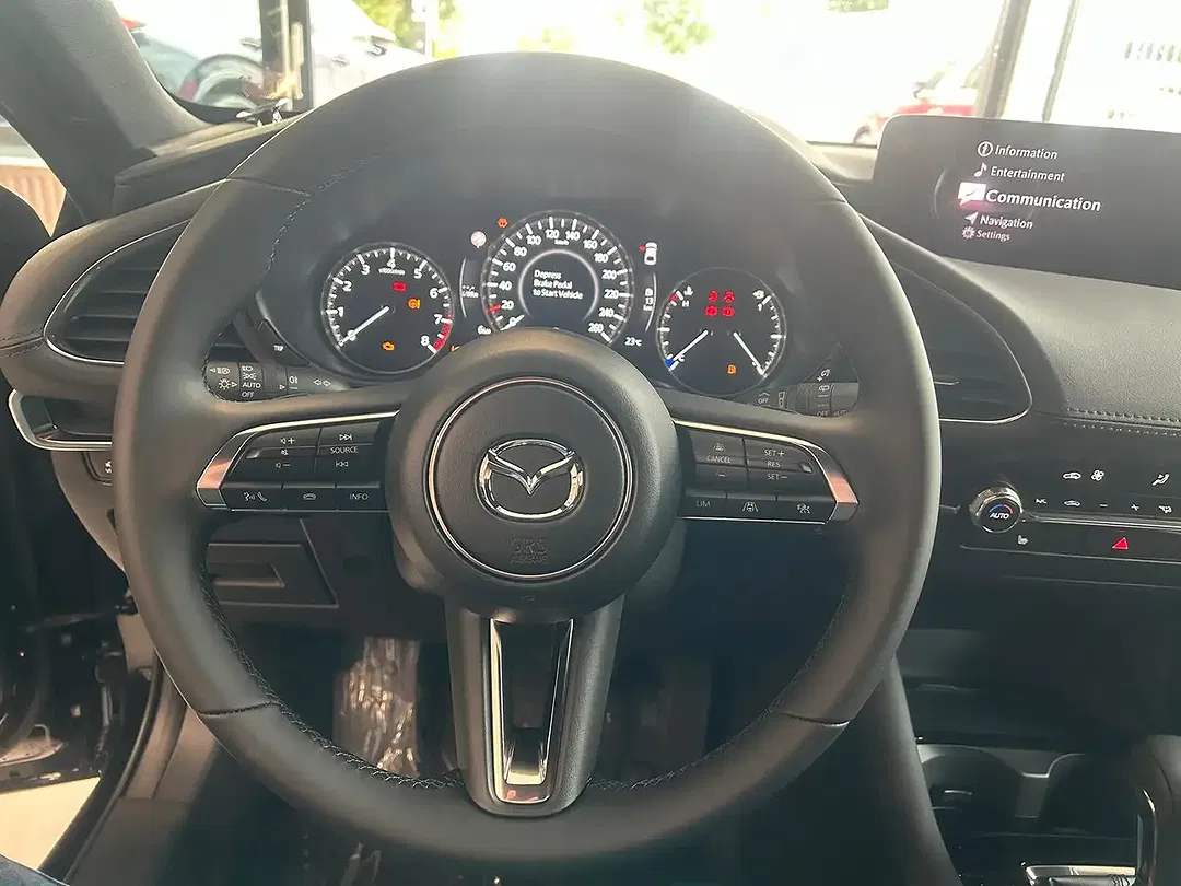 Mazda 3 - Thumbnail 8