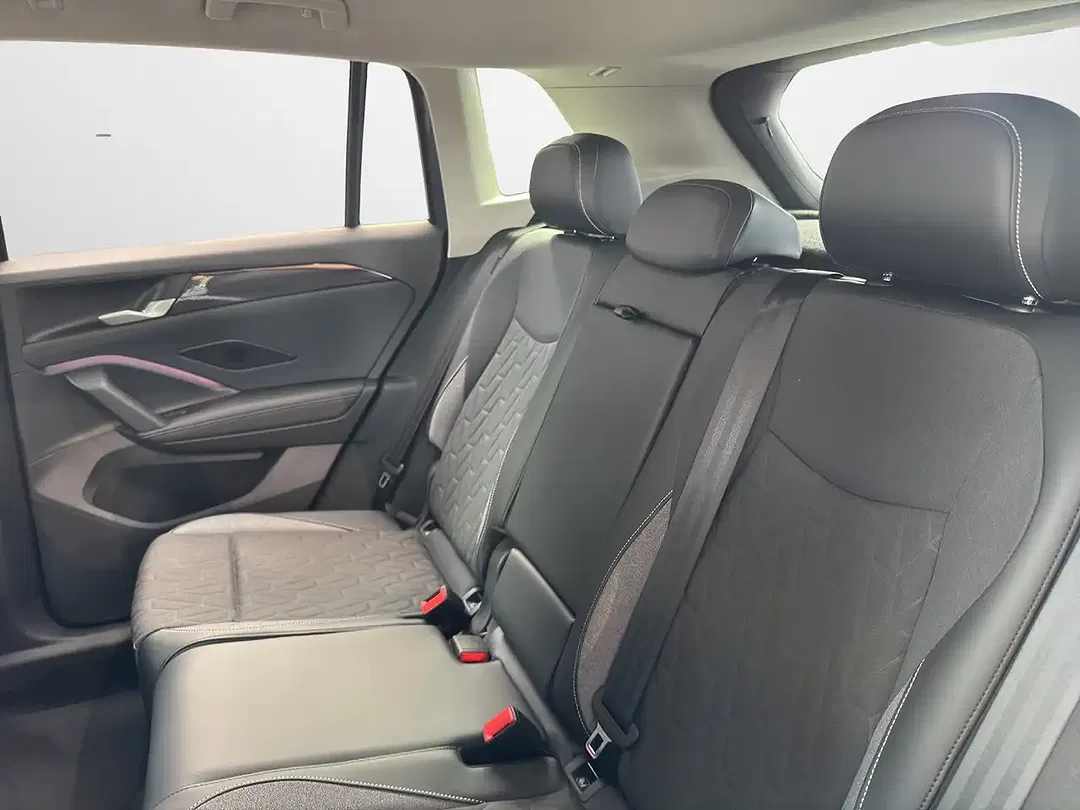 Volkswagen Tiguan - Thumbnail 10