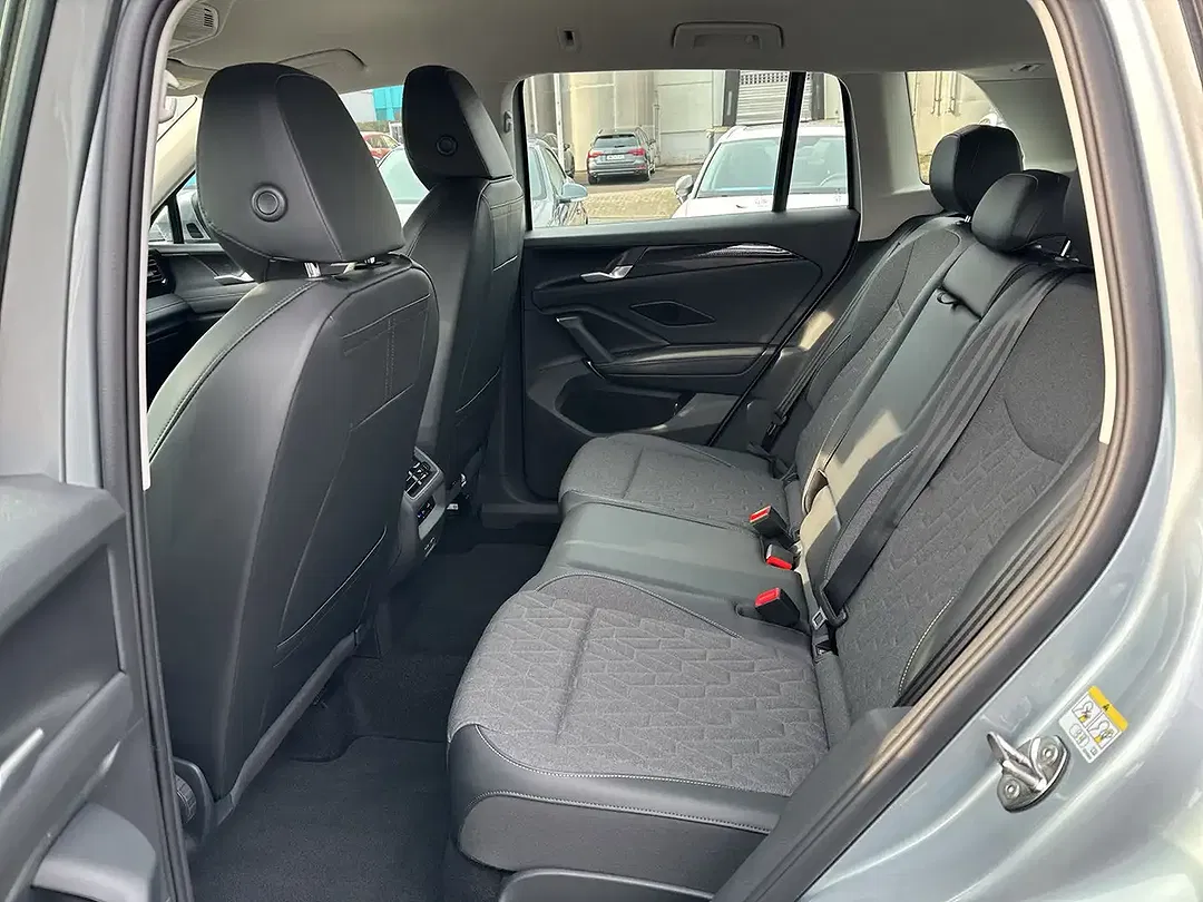 Volkswagen Tiguan - Thumbnail 12