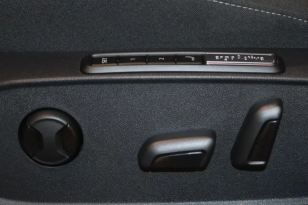 Volkswagen Golf - Thumbnail 11