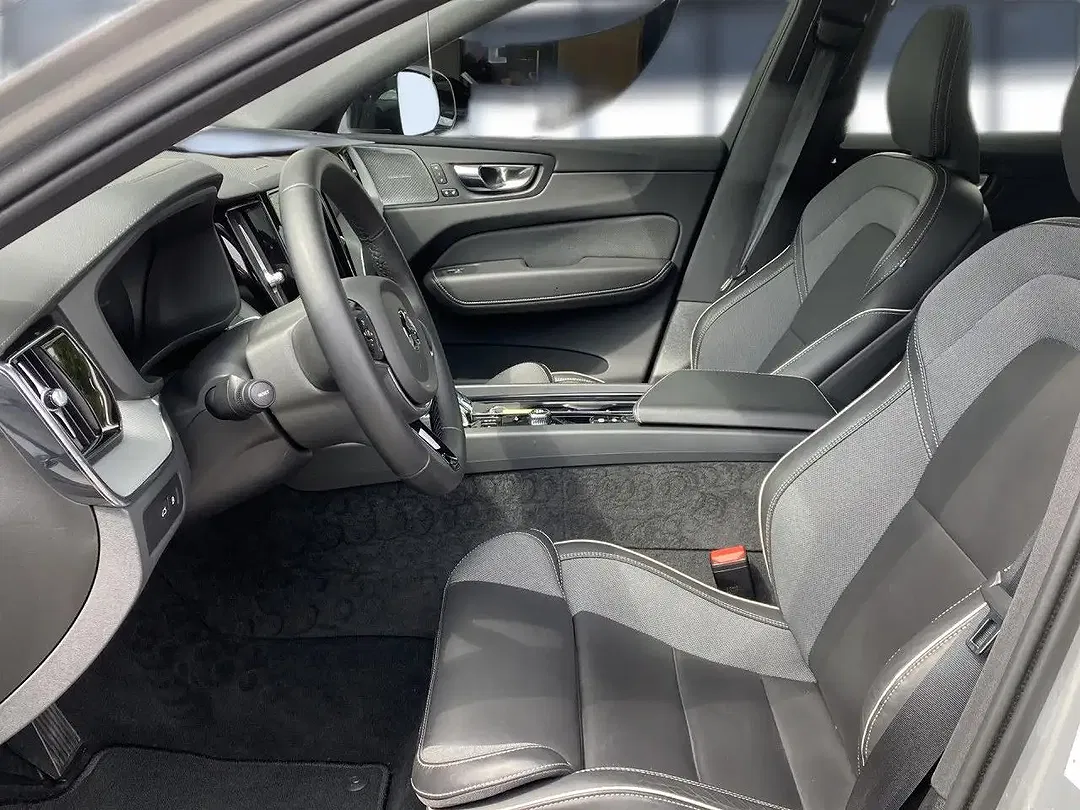 Volvo XC60 - Thumbnail 11