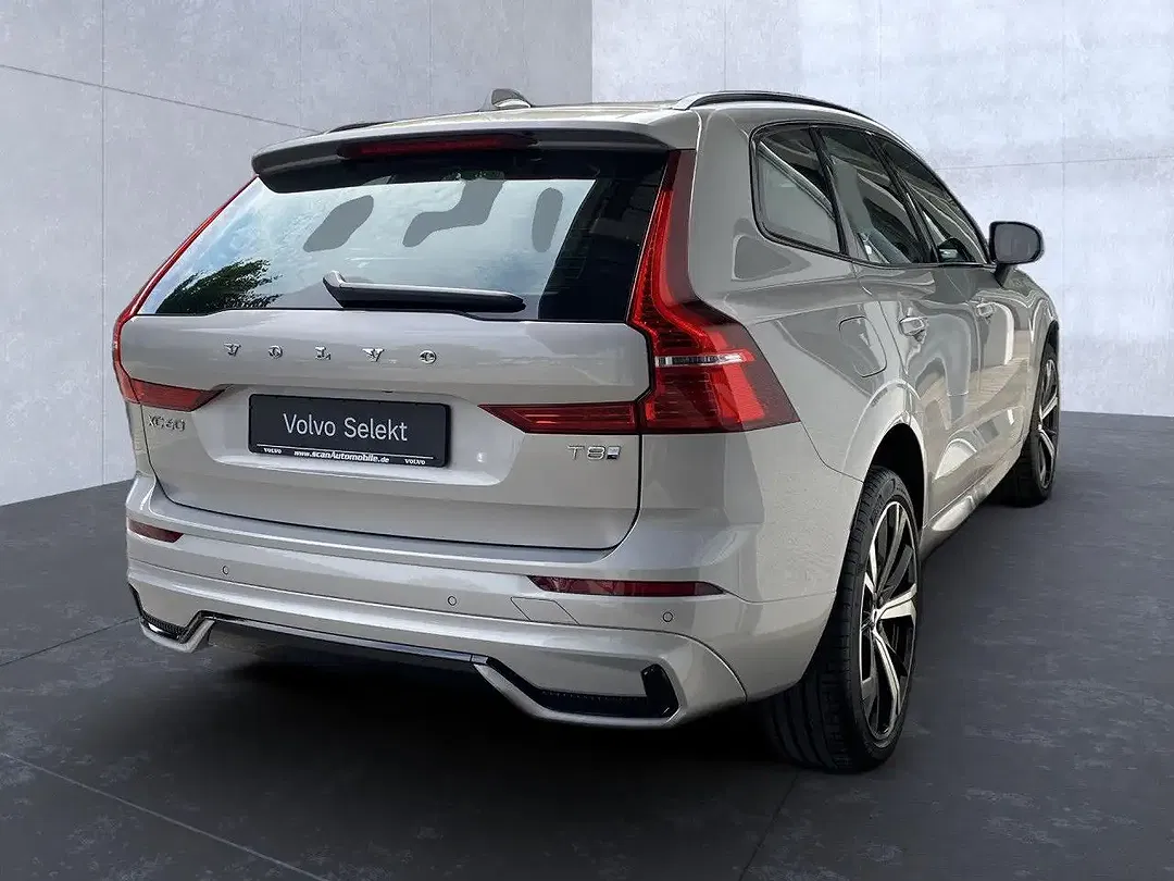 Volvo XC60 - Thumbnail 3