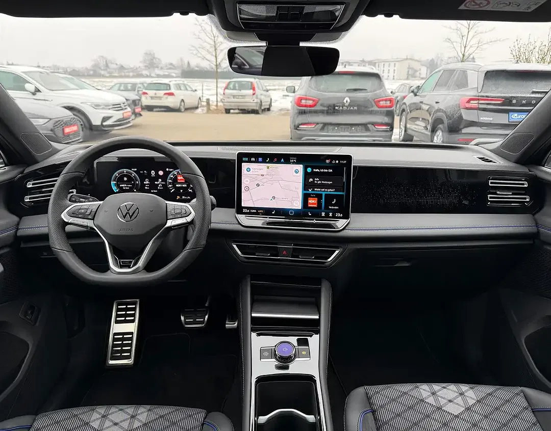 Volkswagen Tiguan - Thumbnail 10