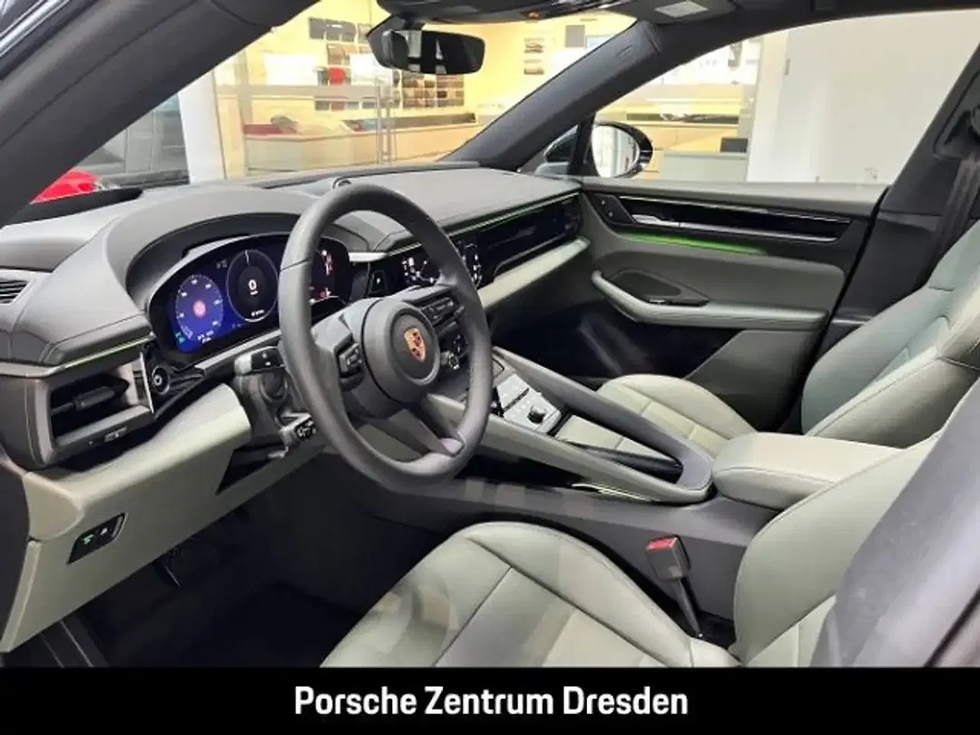 Porsche Macan - Thumbnail 4