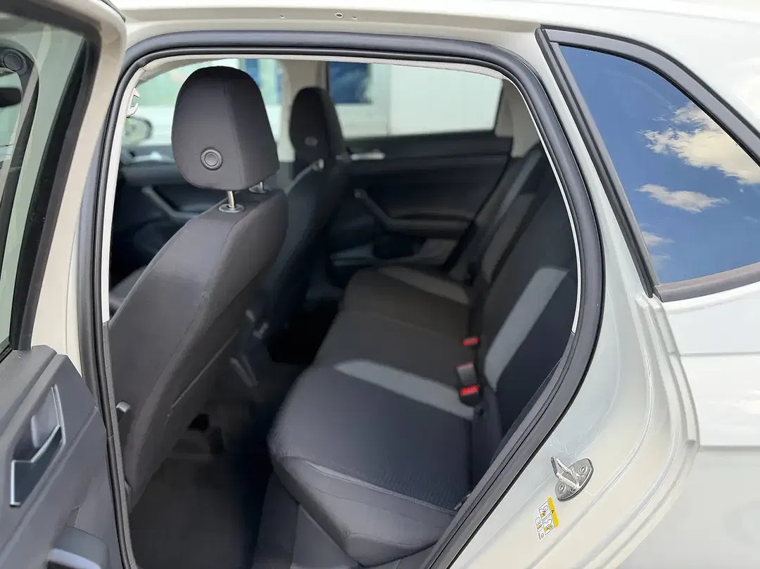 Volkswagen Polo - Thumbnail 10