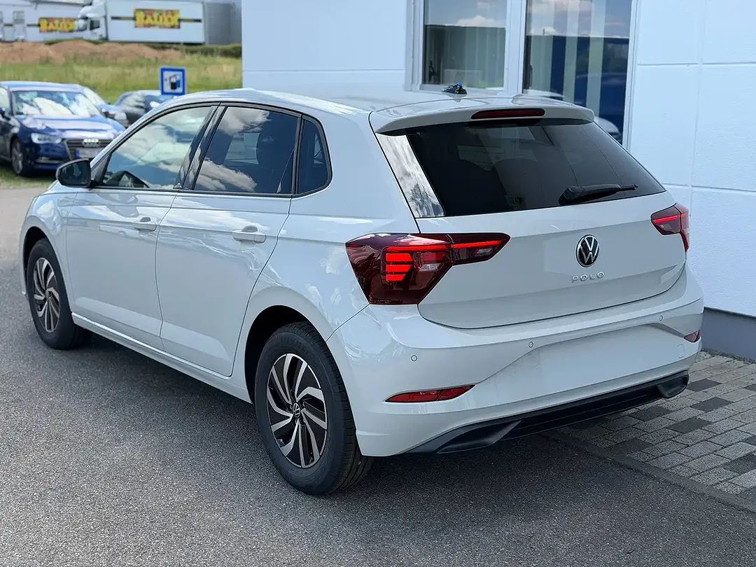 Volkswagen Polo - Thumbnail 4