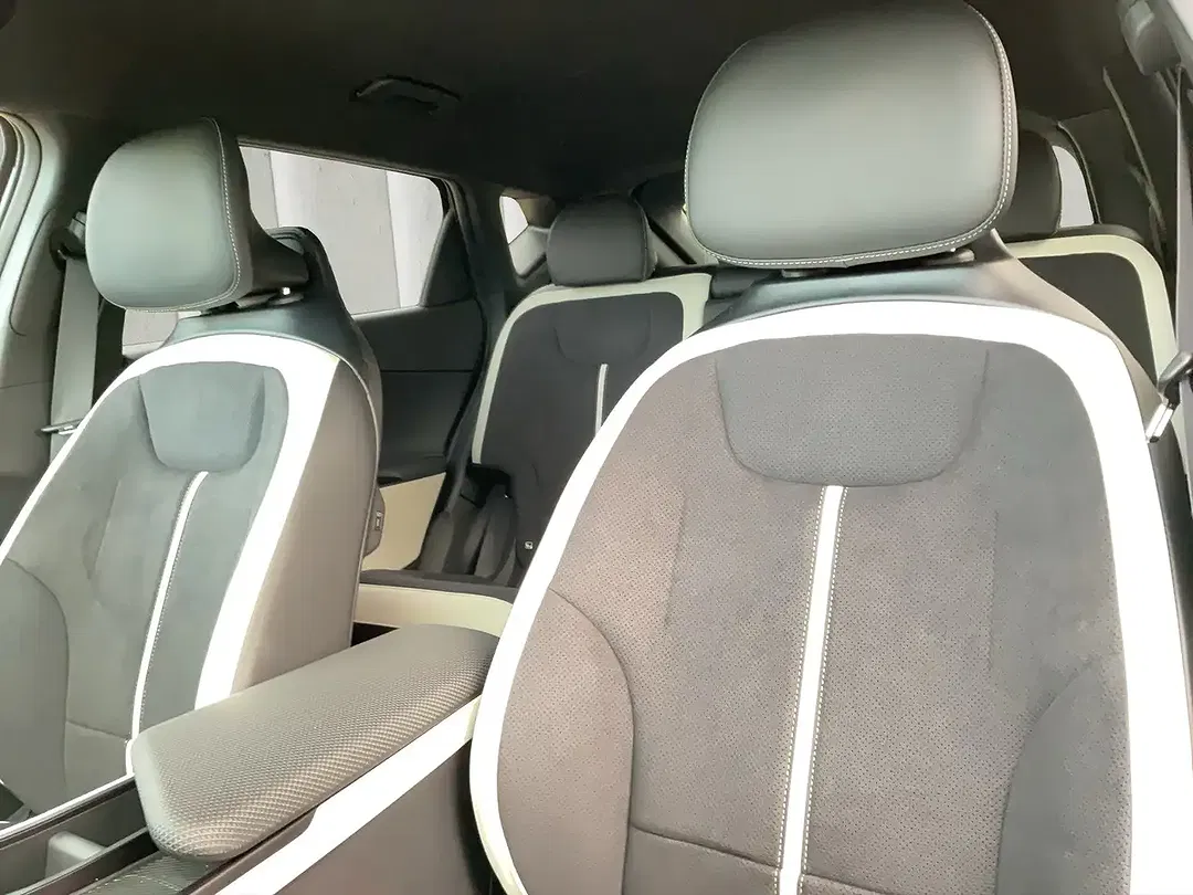 Kia EV6 - Thumbnail 8