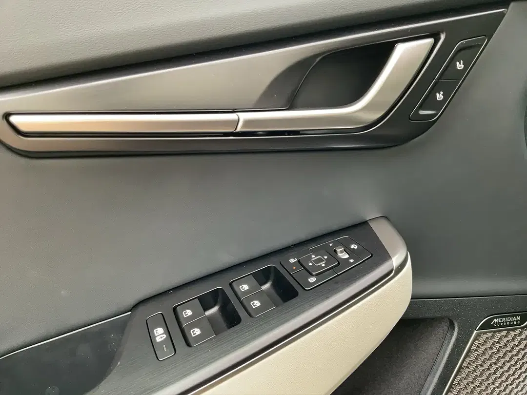 Kia EV6 - Thumbnail 9