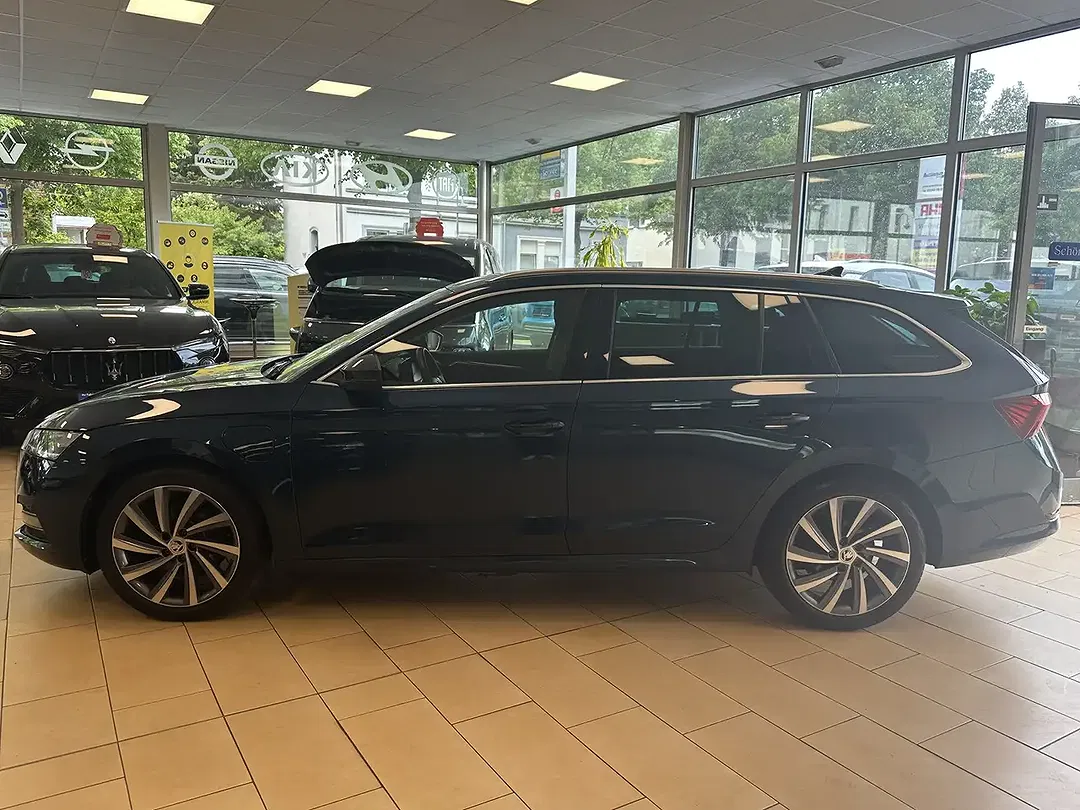 Skoda Octavia - Thumbnail 3