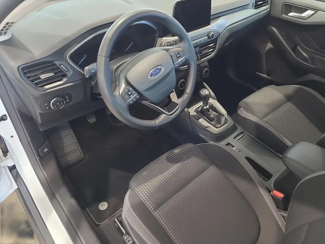 Ford Focus - Thumbnail 9