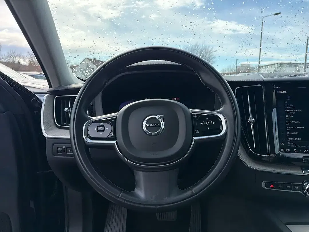 Volvo XC60 - Thumbnail 11