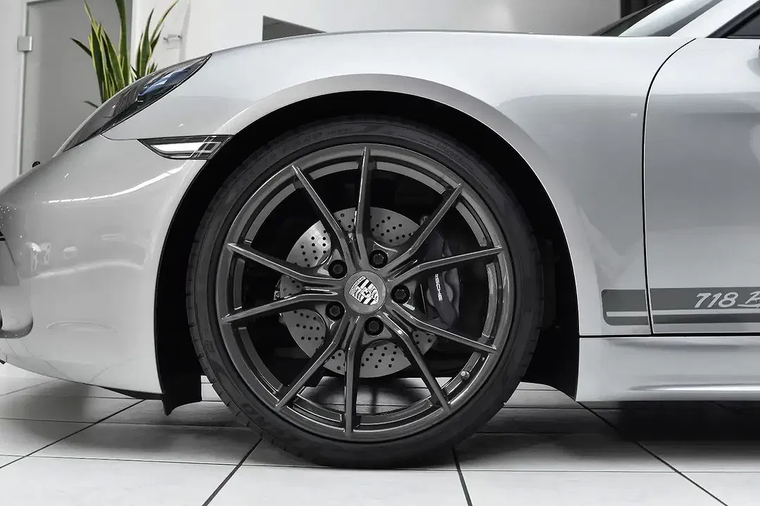Porsche Boxster - Thumbnail 13