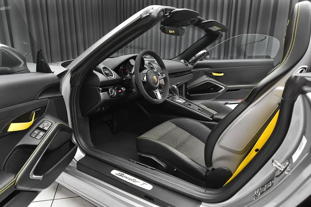 Porsche Boxster - Thumbnail 4