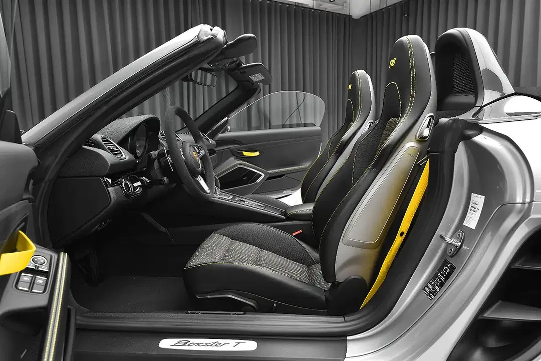 Porsche Boxster - Thumbnail 8