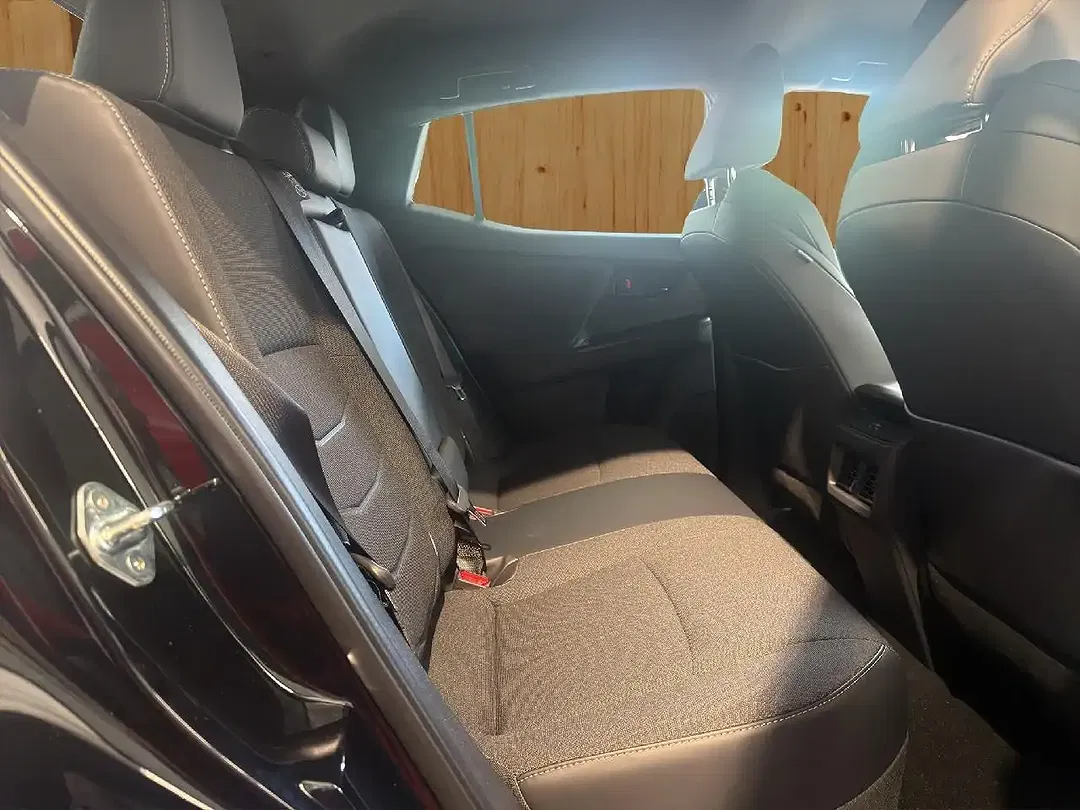 Toyota C-HR - Thumbnail 8