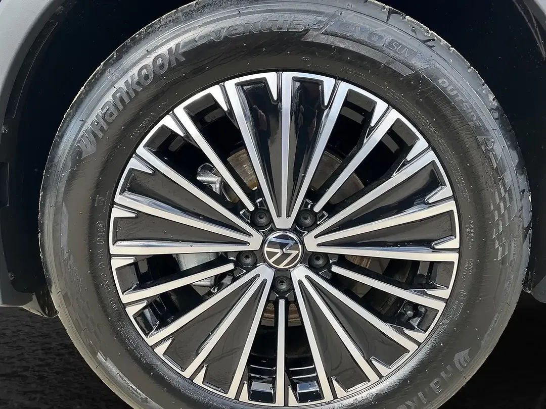 Volkswagen Tiguan - Thumbnail 5