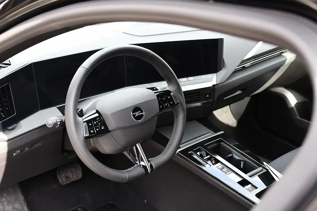 Opel Astra - Thumbnail 6