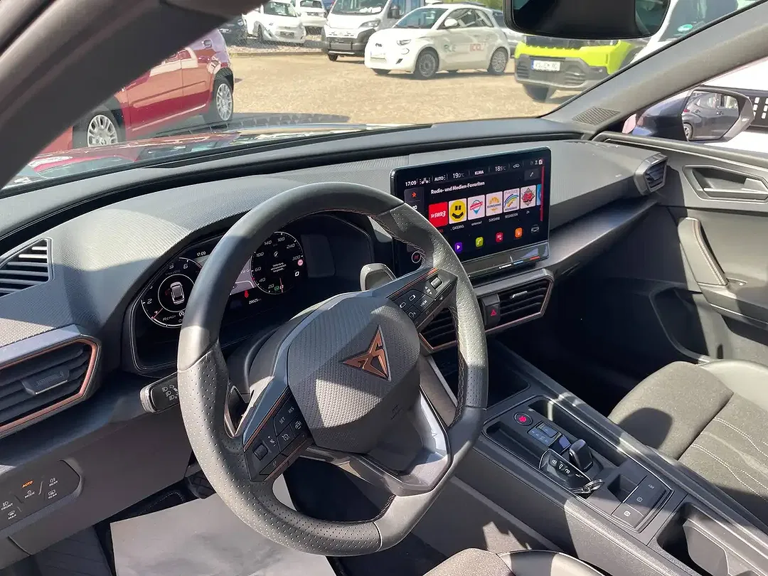 CUPRA Leon - Thumbnail 8