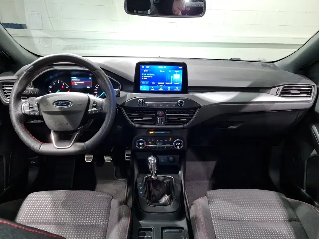 Ford Focus - Thumbnail 5