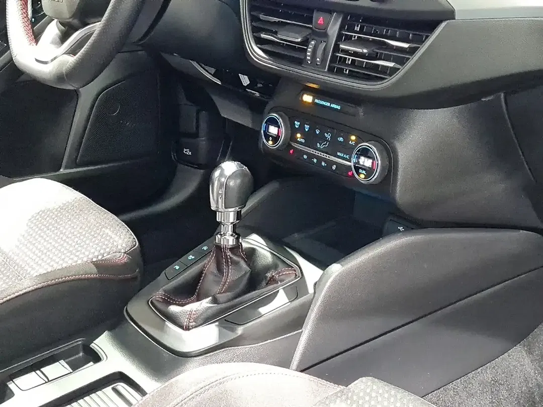 Ford Focus - Thumbnail 7