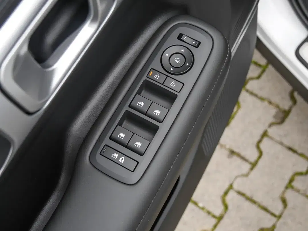 Hyundai SANTA FE - Thumbnail 10