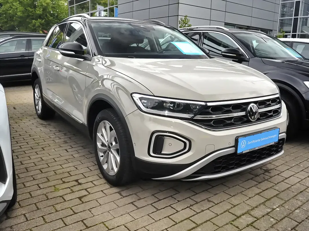 Volkswagen T-Roc - Thumbnail 3