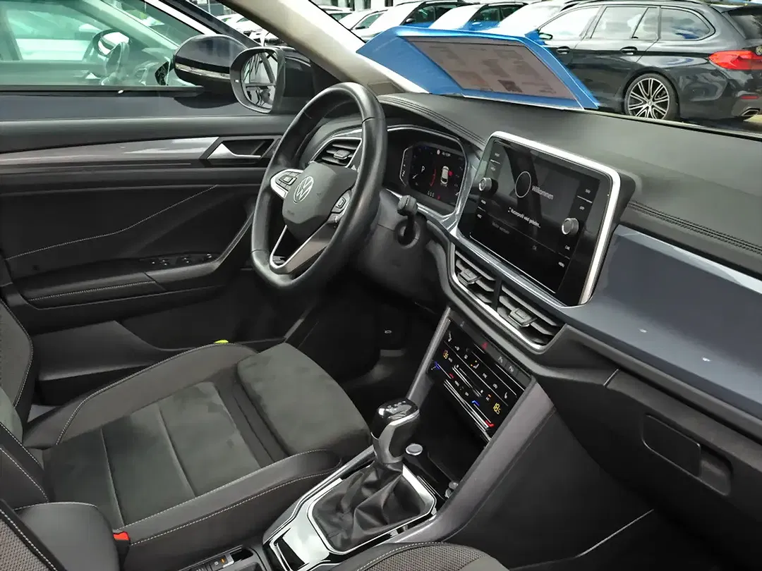 Volkswagen T-Roc - Thumbnail 5