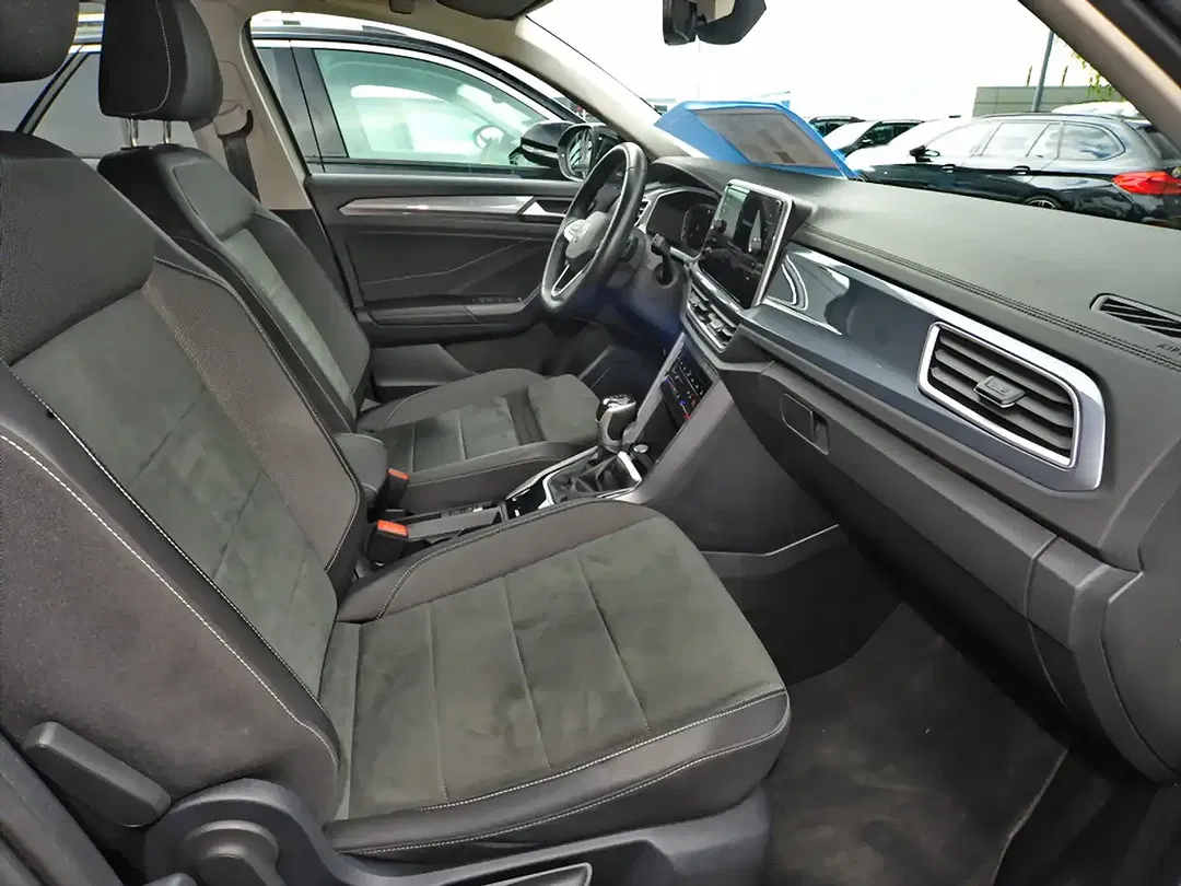 Volkswagen T-Roc - Thumbnail 7