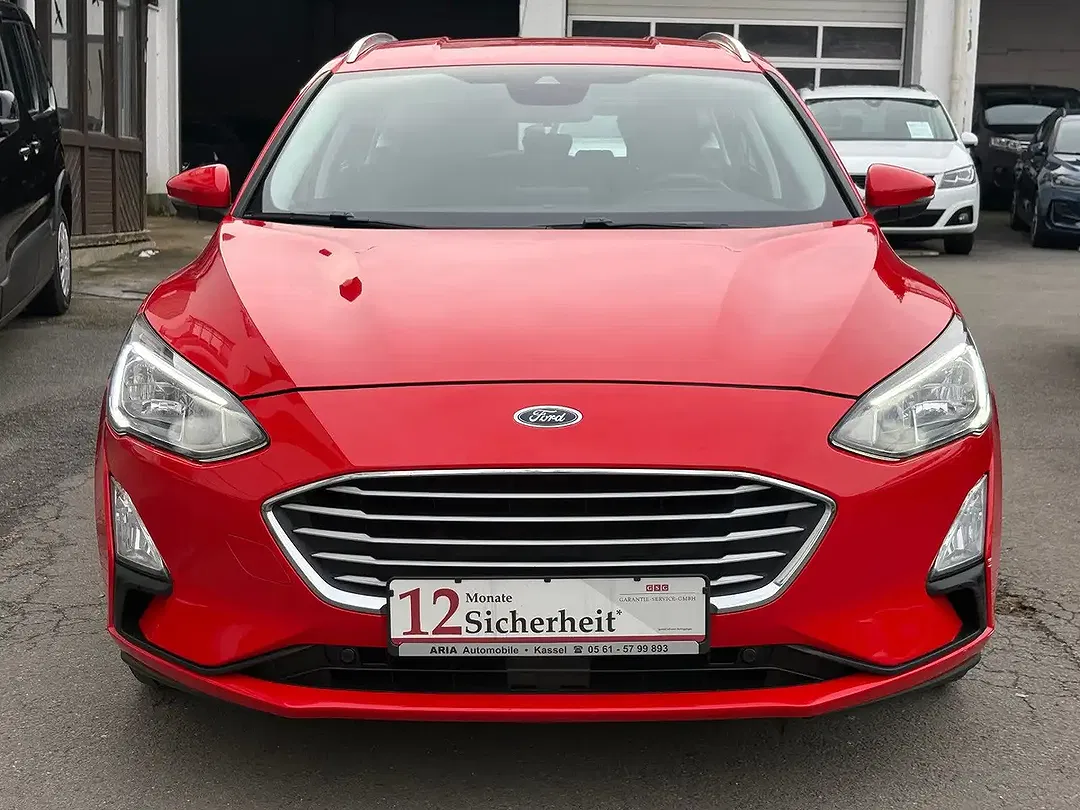 Ford Focus - Thumbnail 3